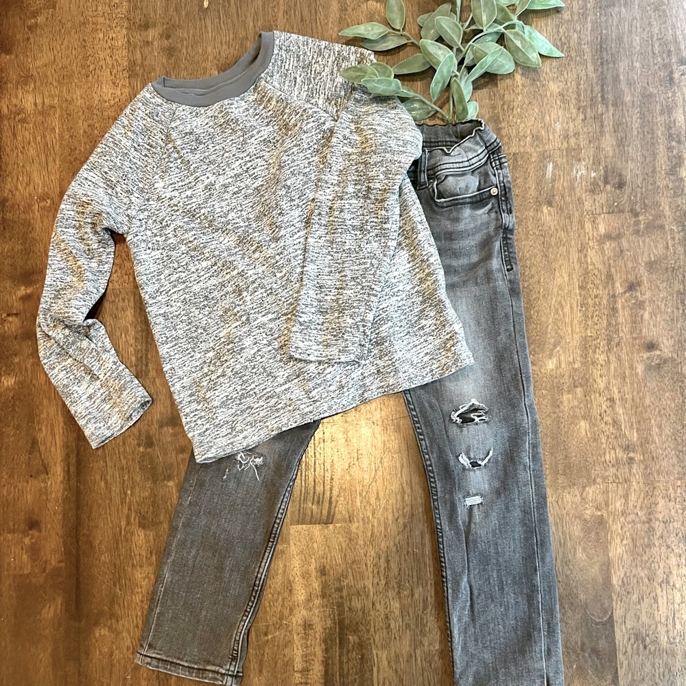 Boys outfit Gray Pants and Gray sweatshirt